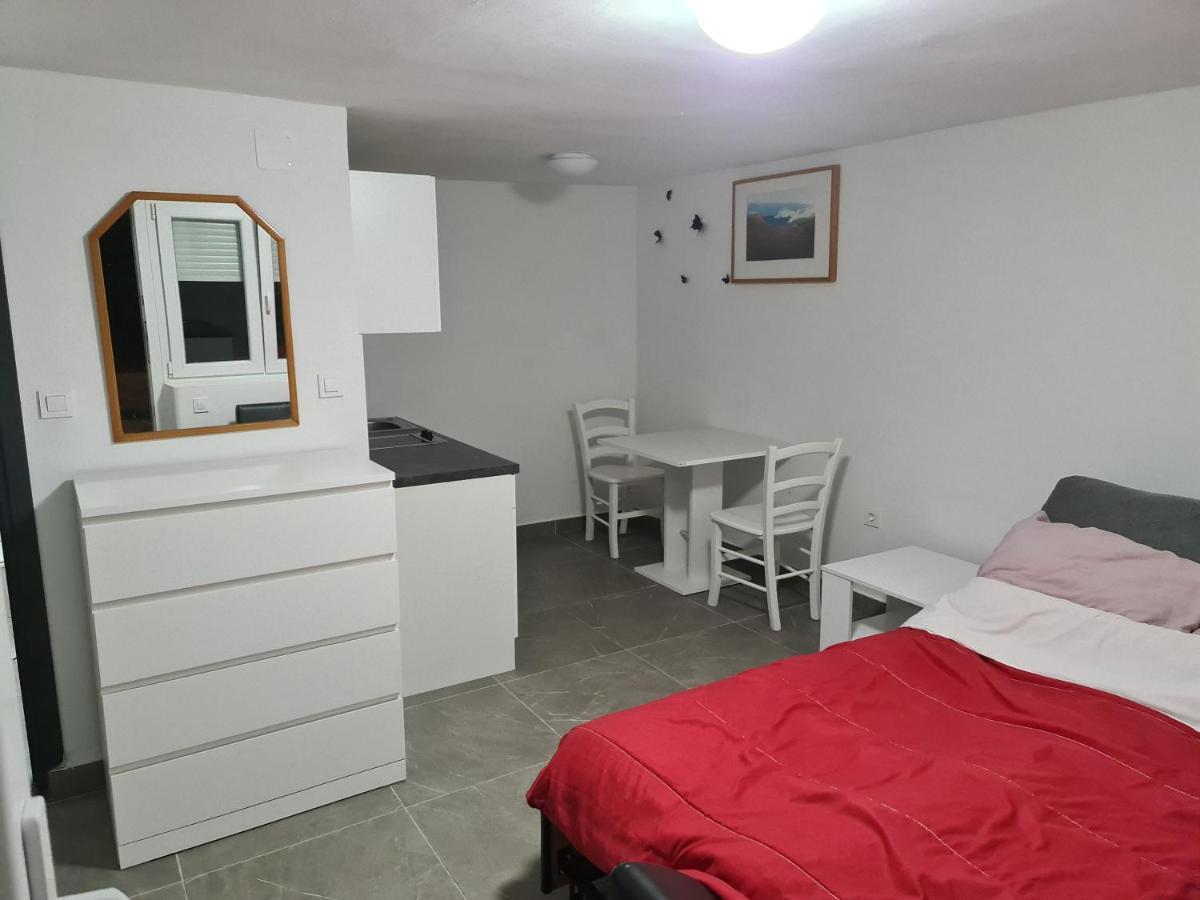 Ferienwohnung Marton Krk Exterior foto